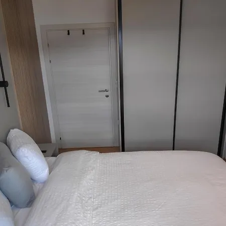 Golden View Apartment *